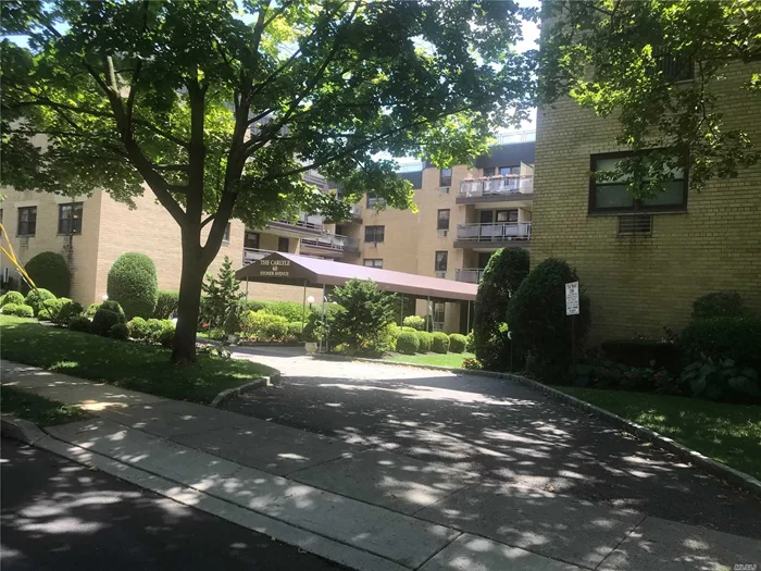 Triple A Building with Circular Driveway, 2 Elevators, Beautiful 1 Bedroom, Full Kitchen, Dining Area, and Big Terrace. Exercise Room off Lobby, Laundry on Every Floor. Indoor Parking. A Few Blocks to Town, LIRR. Parkwood Amenities including Pool and Tennis. ONE of the most desirable buildings!!! ... 240 shares