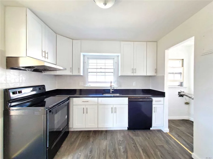 3 Bedroom And 2 Full Baths In A Duplex Apartment With Washer And Dryer Allowed. Includes 2 Parking Spaces! Footsteps To Ps 203, Cardozo High School, And Express Buses To Manhattan. Close To Major Highways, Supermarkets, And Restaurants. Freshly Painted With Carpets Professionally Steam Cleaned.