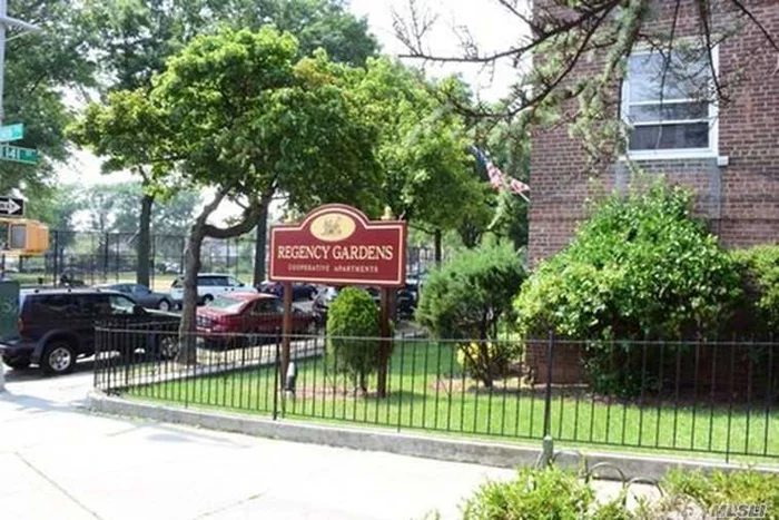Excellent Condition, Converted JR-4 to Two bedrooms, located at Regency Gardens Complex. Very close to all major highways/transportation. Bus Stops, Shops and Services are half-block away.24 hours security guard, laundry facilities in the middle of each block, and storage available for rent. Investor-Friendly Building. Immediate Sublleting Allowed. NO PETS !!