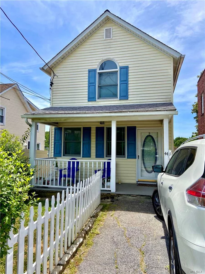 Adorable Front apt in updated Cottage, Newly carpeted LR & EIK, 2nd floor includes Master Bed w/catherdral ceiling, full bath, extra room for storage. Offstreet parking