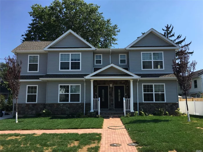 Spacious Duplex With 3 Bedrooms 2.5 Bath Of A Side By Side Two Family House, In The Heart Of Manhasset Isle, Built In 2016, Featured With Lr/Dr, Kitchen, Master Bedroom, 2 Additional Bedrooms, Hardwood Floors Throughout, Central A/C Stainless Appliances, Open Fl Plan, . Income And Credit Check Required.