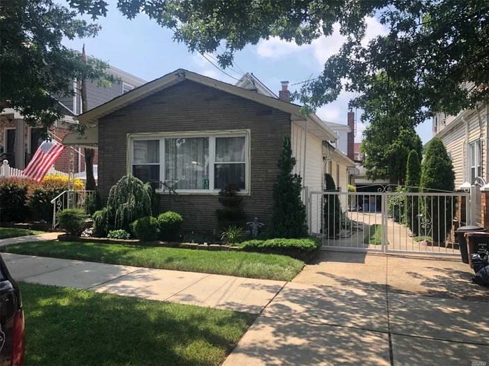 Beautiful House 2 bedrooms, 1 Full Bath, Living Rm, Dining Rm, Attic Full Finished Basement Detached Garage Private driveway Spacious Backyard . Sitting On A 40x100 Lot. Convenience To Transportation.