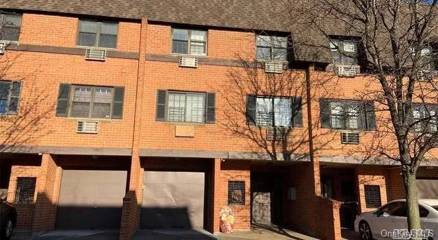 Beautiful Apartment in the heart of Bayside. Unbelievable schools and parks! Close to all in a gorgeous building Beautiful hardwood floors Apartment is in very good condition PICTURES AVAILABLE UPON REQUEST **HUGE BONUS**  Comes with 1 car PARKING GARAGE in addition to driveway parking!!!