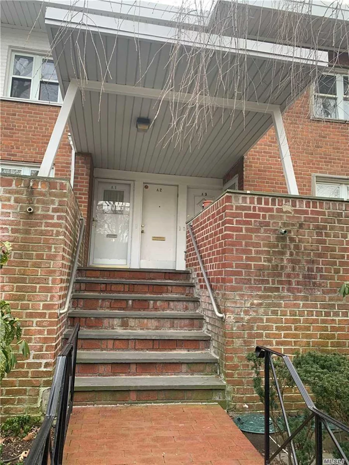 Rare, bright & spacious corner top floor 2 bedroom 2 bath with lots of storage, can be easily converted to 3 bedrm, large Eat in kitchen, washer/ dryer in unit, master w en-suite bath and porch. private swimming pool for residents, GN south schools, walk to LIRR/ Northern Blvd Buses. Price to sell! Unit sold as is, need tlc. Design your dream home. Easy application for 2nd parking