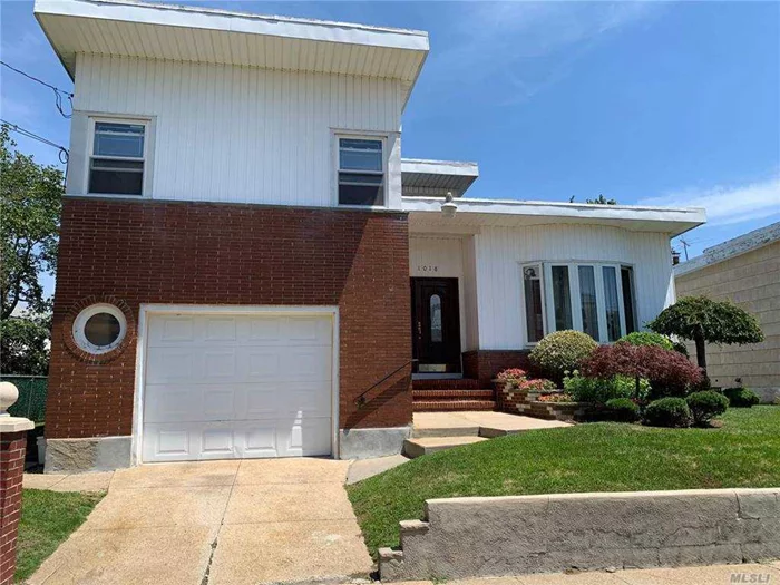 3 bed 2.5 bath spacious move in ready colonial with a finished basement and a nice yard . home has many recent updates ! low taxes and close to shopping and transportation