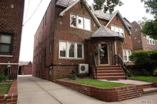Bayside semi-detached brick 1-family house with 3 bedrooms & 2.5 bath, formal dining room, eat-in kitchen and finished basement. Multiple front and back windows (northward & southward facing) for plenty of fresh air in the 1, 620 interior sqft space. Great school district 26 with P.S.162, J.H.S. 158 and Francis Lewis H.S. Near Q-27 bus stop to Flushing, close to Clearview & Long Island Expressway.