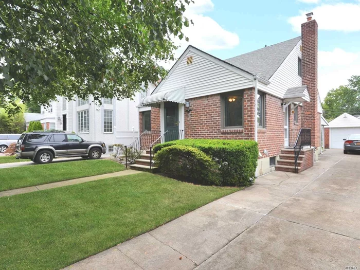 Well Kept Detached Brick One Family House With 26x38 Building Size & 40x120 Property. New Windows, New Bath. Mid-Block On Quiet Tree-Lined Street. Convenient To All Shopping, Transportation.Great Flow Of Entertaining. Exceptional Opportunity ! Best School Dist#26: Ps162, Is216 & Francis Lewis H.S. Prime Fresh Meadows Location !