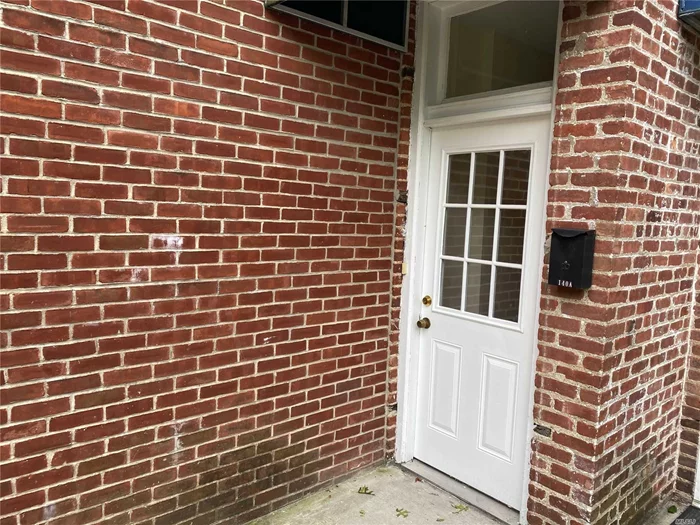 Beautifully renovated sun-filled apartment featuring 2 bedrooms, new full bath, living room, granite kitchen with sky light and gleaming hardwood floors throughout. Conveniently located to all.