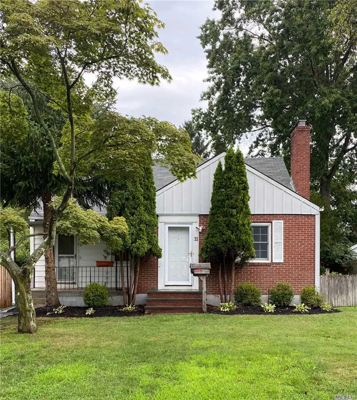 Charming cape immaculately clean in Roxbury community. Property level with fully fence in yard. New detached 2 car garage and storage shed. Available for immediate occupancy. Living room/Din/ Fp. Br/Dr, Eik with granite counter tops, Den, Bsot and Screen porch