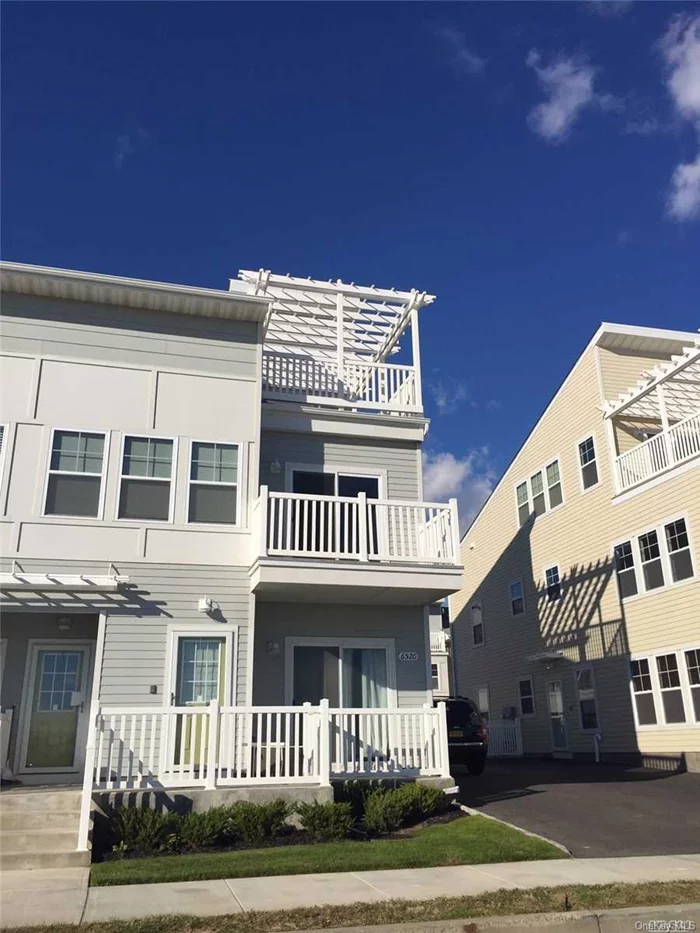 Mint Condition Beach Front 2 Dwelling House In Arverne By The Sea Community.