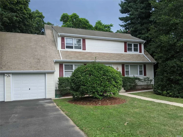 Lovely second floor apartment. Features Eat-In-Kitchen, large living room, 2 bedrooms, 1 full bath, and 1 car garage. Located near shopping and highways. Shared backyard. S. Huntington Schools. Available for immediate occupancy.