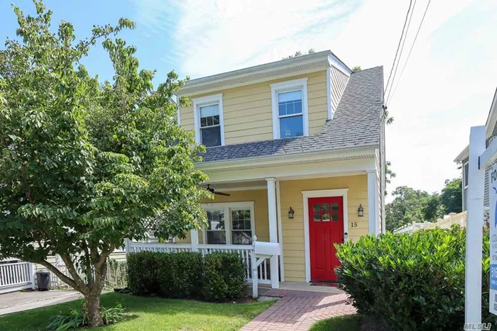 Mint Spacious 3 bedroom 2 bath colonial on cul-de-sac, renovated Kitchen and bath, Hardie Plank Siding Private backyard close to all.