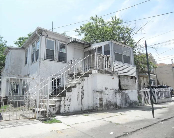 2 family opportunity in upcoming Arverne! Close proximity to Jamaica Bay, transportation, and the spectacular Arverne By the Sea development! This is a Fannie Mae Homepath property.