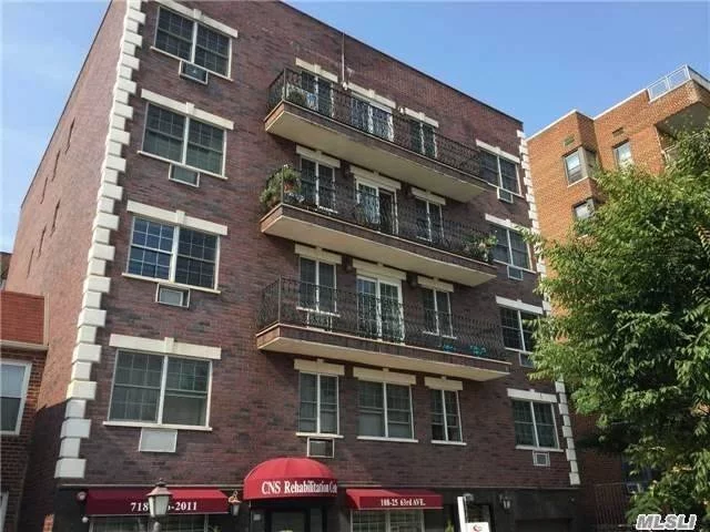 Spacious One Bedroom Condo With Open Floor Layout. The Unit Features Hardwood Floors, Stainless Steel Appliances , Lots Of Light, Private Terrace, Walking Distance To Shopping Center And Transportation (M/R, Q23 And Qm15 Express Bus To Manhattan)