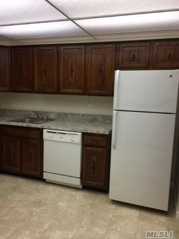 GREAT ONE BEDROOM WITH WOOD FLOORS, SEPARATE KITCHEN, DINING AREA, BEDROOM & BATHROOM. NEAR SHOPPING, SCHOOLS, RESTAURANTS, LIBRARY, TRANSPORTATION, MOVIE THEATER & SUMMER POOL CLUB WITH MEMBERSHIP FEE. COIN OPERATED W/D IN BASEMENT.  WONDERFUL BAY TERRACE AREA!!!      BEST OF ALL, UTILITIES INCLUDED****