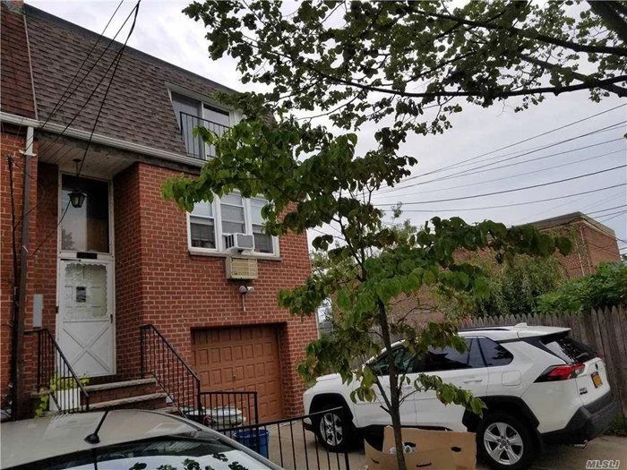 Bright 3 Br, 2 Bath on the Top Floor in Cul-De-Sac Area. Wood Floor, 3 Terraces w/ 3 Sliding Doors, Walk to LIRR. Ps.41, Jhs. 158, Bayside Hs.