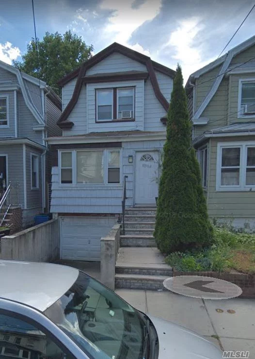 Detached single family in prime location: 4 bedrooms, 2 bathrooms, finished basement with separated entrance and backyard. 1 car garage with driveway, close to Z and J train and many buses.