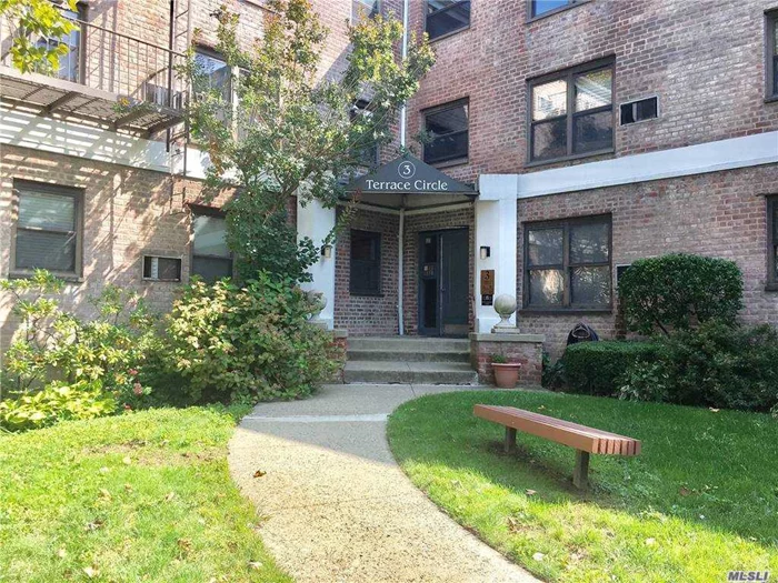 Prime Inner Circle Location, First Floor 1 Br w/Garage and Storage Unit Included.  Great Neck Terrace Offers an Olympic Size Pool, Security Patrol,  Playground, Basketball Court, Volleyball Court. Pets Friendly,  3 Blocks to Northern Blvd /Bus/ L.I.R.R. Price to Sell, Bring All Offers.