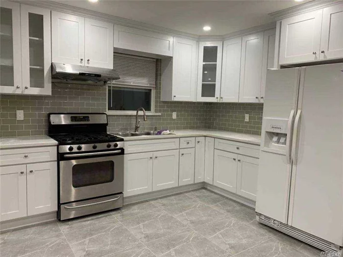 Recently renovated clean and spacious 3 bedrooms, 1 full bath, 26 school district, open kitchen. Near PS 46 and MS 74. 27 to Mian Street, near a park, include one parking space.