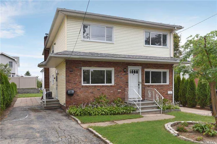 Beautiful renovated 3 bedroom, 1 full bath apartment. New fence to be installed so each tenant will have own private yard. Full finished basement.