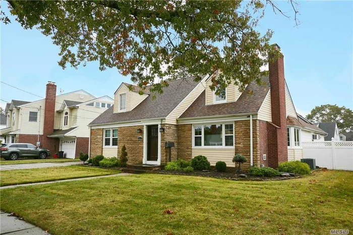 Two Blocks from Garden City. Fully Updated Expanded Cape Cod W/The New Kitchen/Great Room Extension. Move In Condition Offering Large Rooms, Flexible Floor Plan And Great Flow For Entertaining! Large Liv Rm W/Fireplace, 1st Floor Master Suite W/Huge Bath & Walk-In. Tremendous Kitchen/Family Room Extension Features Radiant Heat And Cathedral Ceiling. Great Location, Priced To Sell!