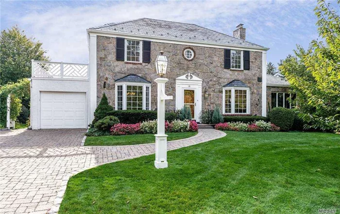 This beautiful spacious center hall colonial located in the prestigious Strathmore Vanderbilt. Featuring gracious living Rm w/ fpl, formal Drrm, large den w/ cathedral ceilings and wood burning fpl. Large Eik with sliding door deck, powder rm. Gracious master suite w/ master bath and 2 addtl bdrms. Make this your dream home today!