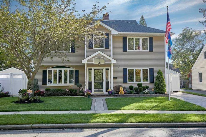 Stunning Expanded Colonial In Massapequa Woods.