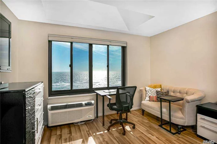 Gorgeous Totally Renovated Duplex with 2 spacious Bedrooms and beautifully updated bathrooms. Here is where you can Enjoy Both Sunrises & Sunsets with breathtaking direct Ocean , Bay and City views! Enjoy Summer days at the heated pool. parking available .