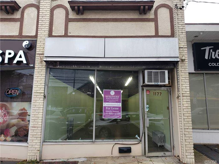 1000SF Retail Space with Basement. Great Location in Hewlett. Good for Retail/Office/Fitness Studio. Renovated with High Ceilings, a Must See!!!