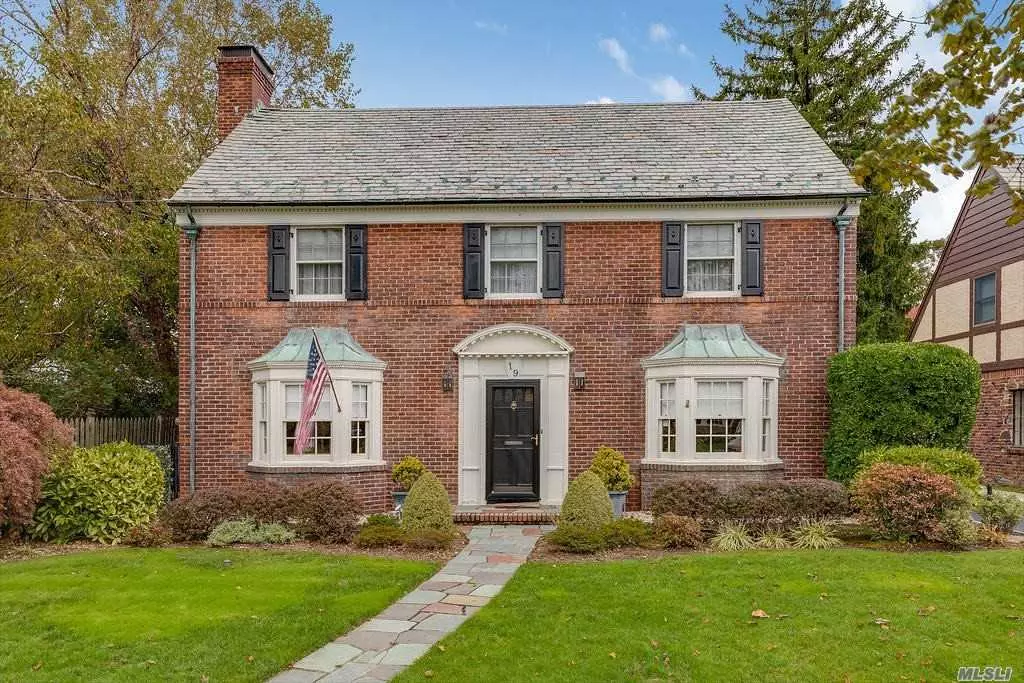 3 BR, 2.5 bath brick, CH Georgian Colonial, in the Canterbury section. 1st Fl features a through center hall, formal DR, lg LR with wood burning FP and built ins, an updated granite kitchen with adjacent breakfast area, Sunroom/den, attached garage with access from back hall mudroom with powder room and storage, radiant heat in back of 1st FL., master BR/ensuite bath w/ walk-in closet, 2nd BR w/ nanny&rsquo;s rm/closet, Lg hall bath, 3rd BR. CAC, slate roof, close to transportation.great storage