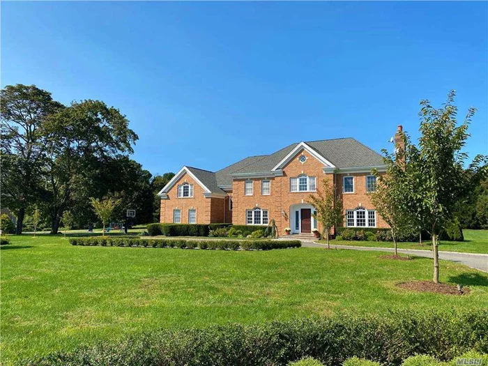 Luxury like-new brick Col in prestigious Pen Mor, on cul de sac. 6300+ sq ft, with radiant heat, 5 BR, 5.5-Bth, bonus room & 3 fireplaces. Gorgeous new chef&rsquo;s kitchen w Wolfe/SubZero/Miele appliances, custom cabinetry & huge center island, custom Master w His/Her closets AND His/Her luxe baths, on 2+ lush acres w in-ground pool, new paver patio with 15&rsquo; stone fireplace, built-in Lynx barbecue & pizza oven. Impressive formal rooms with high ceilings, stunning mill work, smart house. Secluded yet close to ALL. Locust Valley Schools.