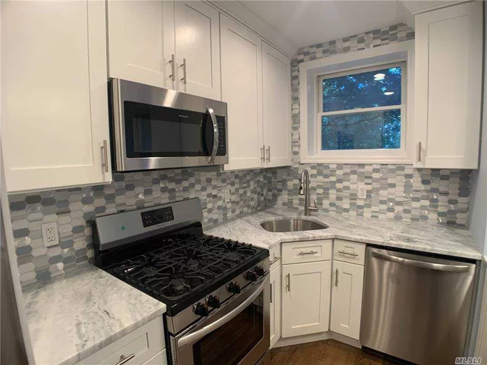 FULL RENOVATION!! Electric, Fixtures, Hardwood Floors, Kitchen And Bathroom. New Private Patio! ANIMAL FRIENDLY Development (Incl. Dogs), New Siding/Windows/Doors/Entryways/Lighting/Roofs/Gutters/Security Cameras/Parking Lots/Gym/Storage, Game & Laundry Rooms/Generators/AND MORE!!