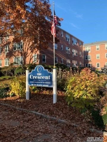 Sunlit Alcove Studio on Top Floor Overlooking Garden. Amazing Opportunity! Tons of Storage Throughout.Murphy Bed included in sale. Building has a Gorgeous Lobby, Gym, Storage Room, Bike Room and Parking (wait list). Low Maintenance includes Taxes, Heat, Gas & Water. Call today for an appointment!