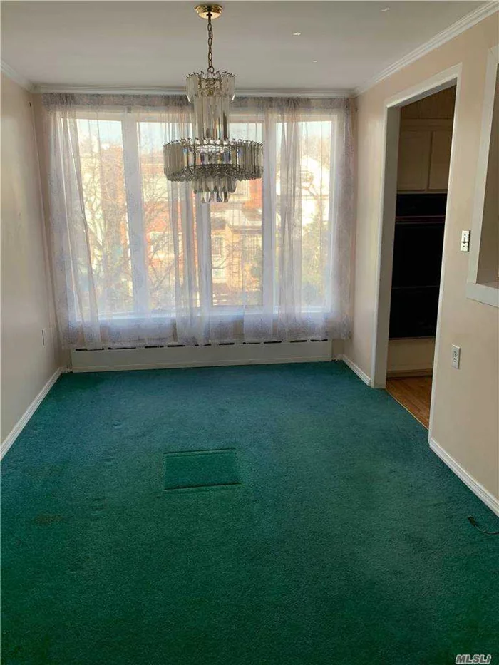 sunny 2bdrm 1 bdrm small good for office or baby rm large living rm dining rm eatin kitchen balcony walk to e train and queens blvd rent negotiable