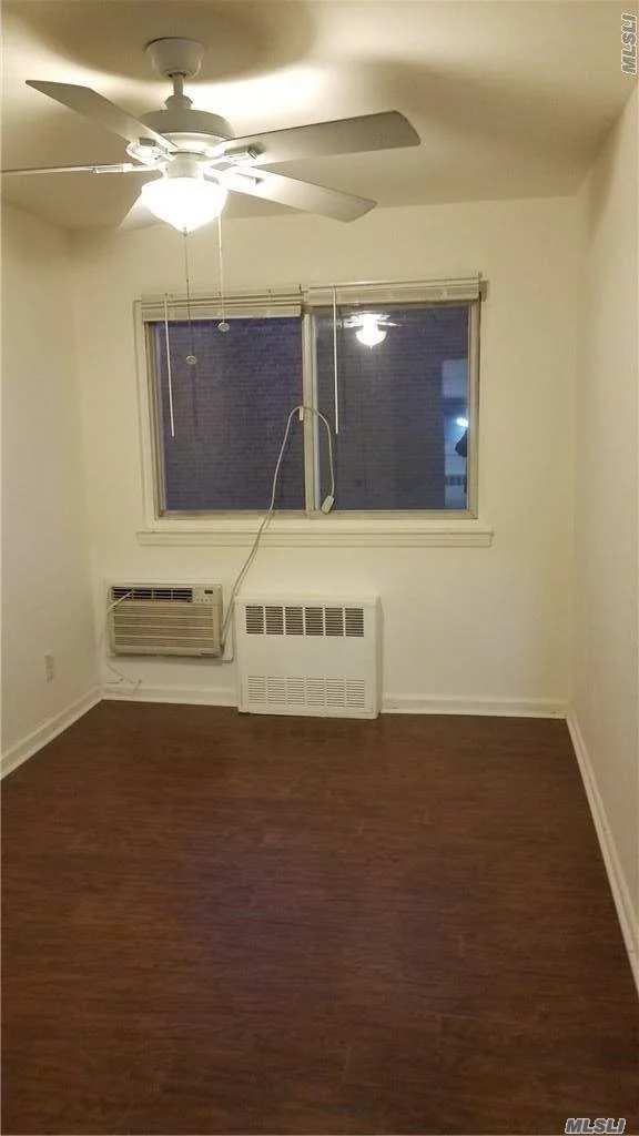 Great Rental in Floral Park/Queens. Utilities Gas(cooking), Heat & Hot Water. Also, Recycling, Sewer & Garbage collection.