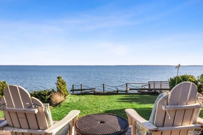 Dreamy Bayfront Ranch with your very own private sandy bay beach. Private Lane bayfront home including mooring uo to a 32&rsquo; boat. 2 bedrooms,  3rd bedroom jack and jill/office with 1.5 baths. Outdoor shower. Your own piece of paradise awaits you!