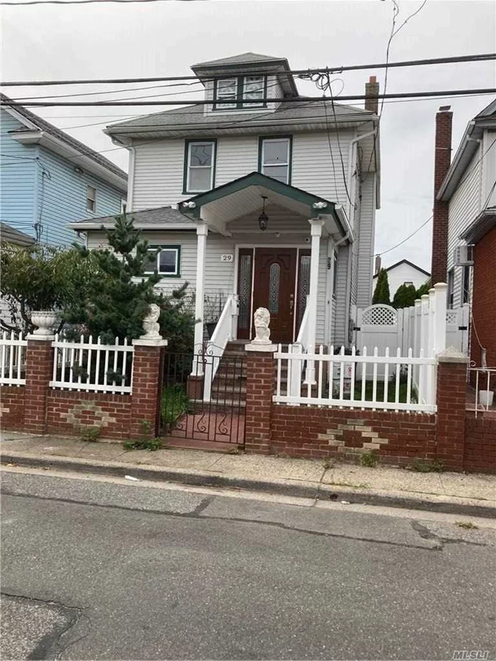 *** WHOLE HOUSE RENTAL *** 4 Bedrooms (1 on 1st floor), 2 Full Bathrooms, Living Room, Dining Room, Large Kitchen, Paved Backyard, Washer/Dryer, Basement. Tenant Responsible for All Utilities. *** NO BROKER FEE ***