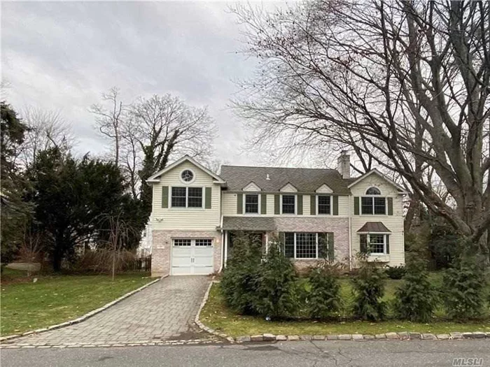 Beautiful Brick/Shake Colonial renovated in 2009 with open floor plan. The entry foyer leads to living room, dining room, family room with dual fireplace and powder room. A chef&rsquo;s kitchen adds to the unique flow of this home especially for entertaining. A large pantry closet with access to the garage and mud room add to the charm. The second floor has five bedrooms and three baths , bright with many skylights.This home has many extras, CAC, gas heat. Hardwood floors, walk in attic and finished basement to name a few. The location is very convenient as well as private in the center of the community. Incorporate Village of Flower Hill, Roslyn Schools, Port Washington LIRR station sticker. Tenant pays 10% commission