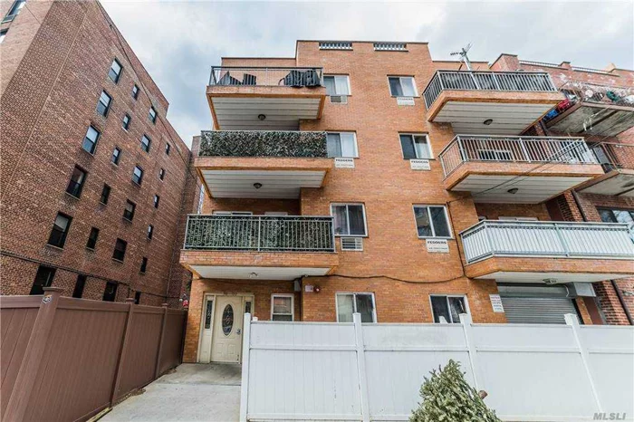 This is a must-see, Amazing One Bedroom Condo, located In The Heart Of Briarwood, it is in move in condition, and low taxes! this beauty offers 1BR 1BA, 935 sq ft of living space, private terrace, sale come with a parking, it&rsquo;s close to Q44 bus, it&rsquo;s also close to E, F train, Steps to the supermarket, restaurants, price to sell! won&rsquo;t last! *All info deemed reliable, however, must be re-verified by purchaser(s).