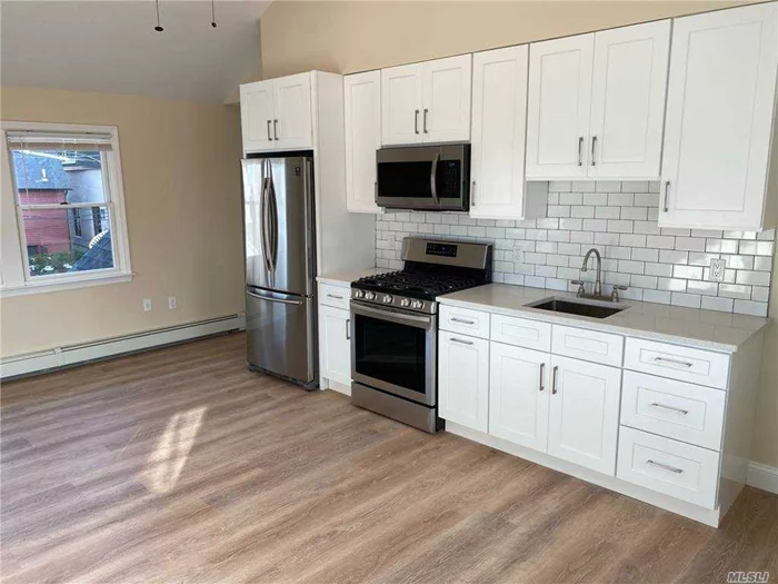 Roslyn. Totally Renovated Brand New 2 Bedroom/1 Bath Apartment In Quiet Area In The Heart Of Roslyn Village. Stainless Steel Appliances and Granite Counter-tops in Beautiful New Kitchen. Water views! Dog Friendly With Landlord Approval. Easy Parking.