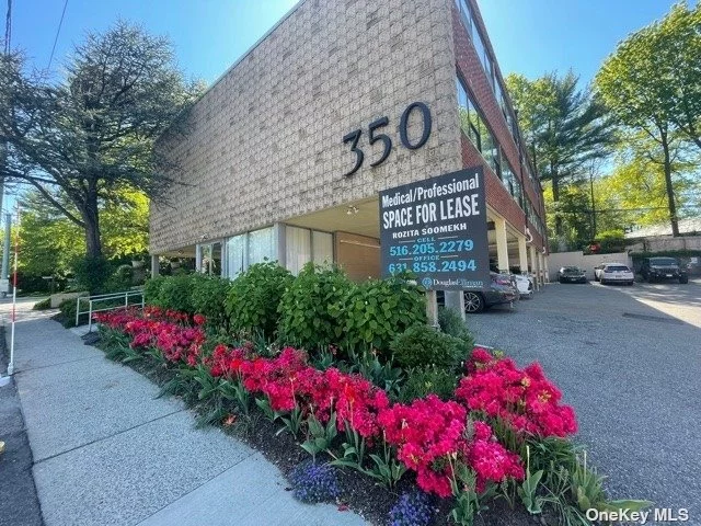 1000 sq ft. office space available on the second floor of the prestige elevator office building. Multiple rooms with very bright and big windows. Has reception area and private bathroom. $28 per sq. ft. rent + utility $3.25 per sq. ft..