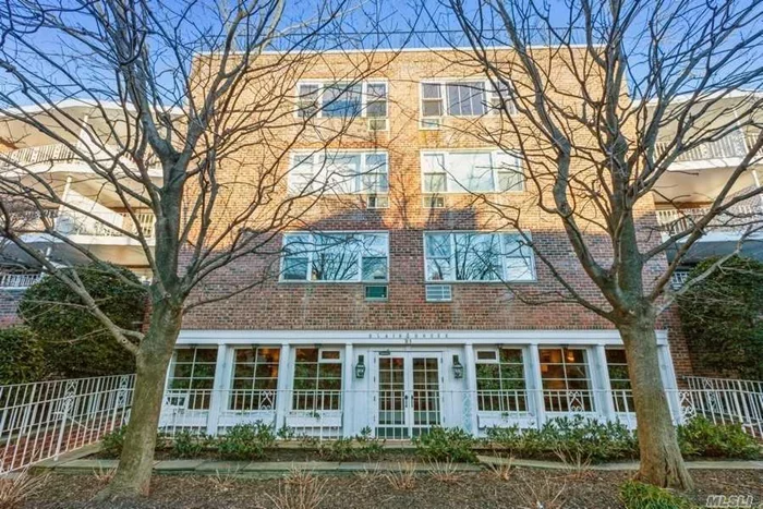 Gracious and Spacious Luxury 1 Bedroom 1.5 Bath Co-op. Large Living Room/Dining Room Combo, Eat in Kitchen, Oversized Master Bedroom with Balcony and Closets. Laundry on Every Floor. Conveniently located to LIRR, Park, Shopping and Restaurants. 1 Parking Spot included.