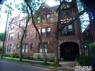 Dogs And Cats Allowed. Beautifully Renovated One Bedroom, One Bathroom Apartment Living Room and bedroom have Hardwood Floors. Tenant incentives are available free rent/$ credit to tenant optional for qualified application .This renovated apt has an updated kitchen, lots of windows, large living area, bedroom will accommodate a king bed..Close to train and town zoned for Great Neck South Schools