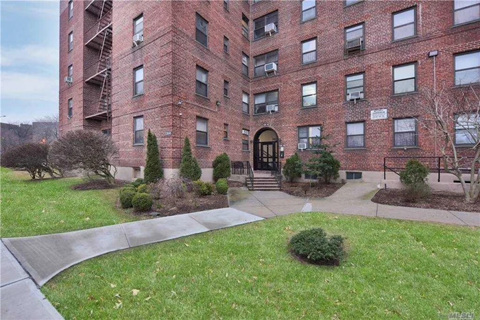 4 room, 2 bedroom 1 bath coop. LR/DR combo, efficiency kitchen, sunny apartment, elevated building, property is well kept. Many supermarkets, restaraunts & schools nearby. Easy commute w/ Whitestone Expwy, Cross Island Pkwy, Grand Central Pkwy. Buses: Q16, 20A, 20B, 34, 44, 50 & Manhattan Express Buses: QM2, QM20, QM32.