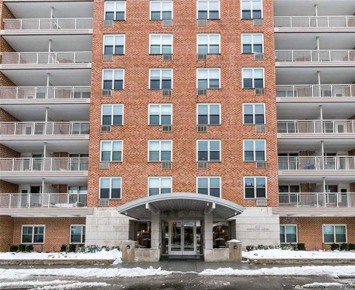 Mint condition 1 bedroom with a parking spot. Features a spacious open Layout with oceanview&rsquo;s from the bedroom and living room. The recently updated building includes a heated salt water pool, sauna, gym, laundry on each floor and community room. Very low maintenance.