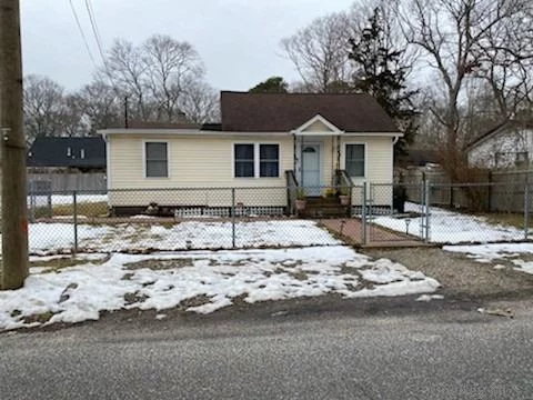 Cute 3 Bedroom , 1 1/2 Bath Ranch With office, Part Basement and large yard. Perfect for first time homebuyer, downsizing or investment. Low Taxes!