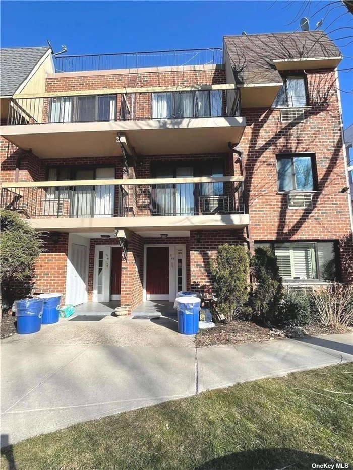 Rare Semi Detached Three Bedrooms Two Full Bathrooms Condo Include 1Car Garage & Storage Room. Updated Kitchen and Bathrooms, Large Balcony, Washer & Dryer Inside The Unit. Private Community With Low HOA Fee.