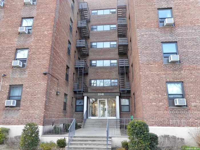 Very sunny 1 bedroom coop in beautiful Windsor Park, very quiet location but also walk to shopping, buses , alley pond park.... Low maintenance only $551 per month! Private parking also available. Call today for private showing.