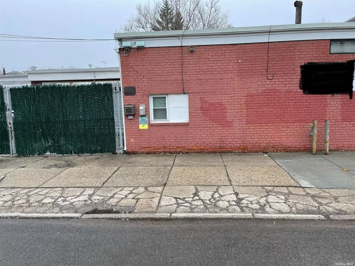 Vacant Class O1 Building in Prime Location of Fresh Meadows. Zone R4, C2-2, this building has a ton of potential. Entrances on Fresh Meadow Ln and 175th St.