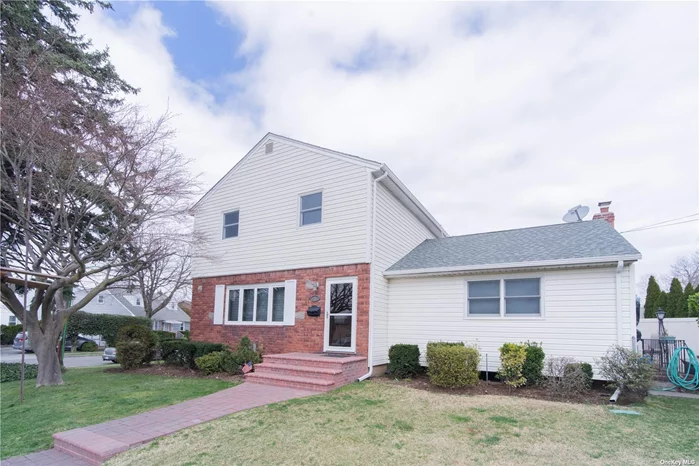 Long Island Albertson large 4-bedrooms and 3-baths 1-family house on 6, 200 SF corner lot. Features new roof & hot water tank, double pane windows, energy star appliances, full finished walkout basement, in-ground sprinkler system, detached 1.5 garage, additional storage space in attic. Located near Willis Ave, Route 25 & 25B for shopping and dining, minutes from Albertson L.I.R.R. station (Oyster Bay Line). Long Island Expressway Exit 37.